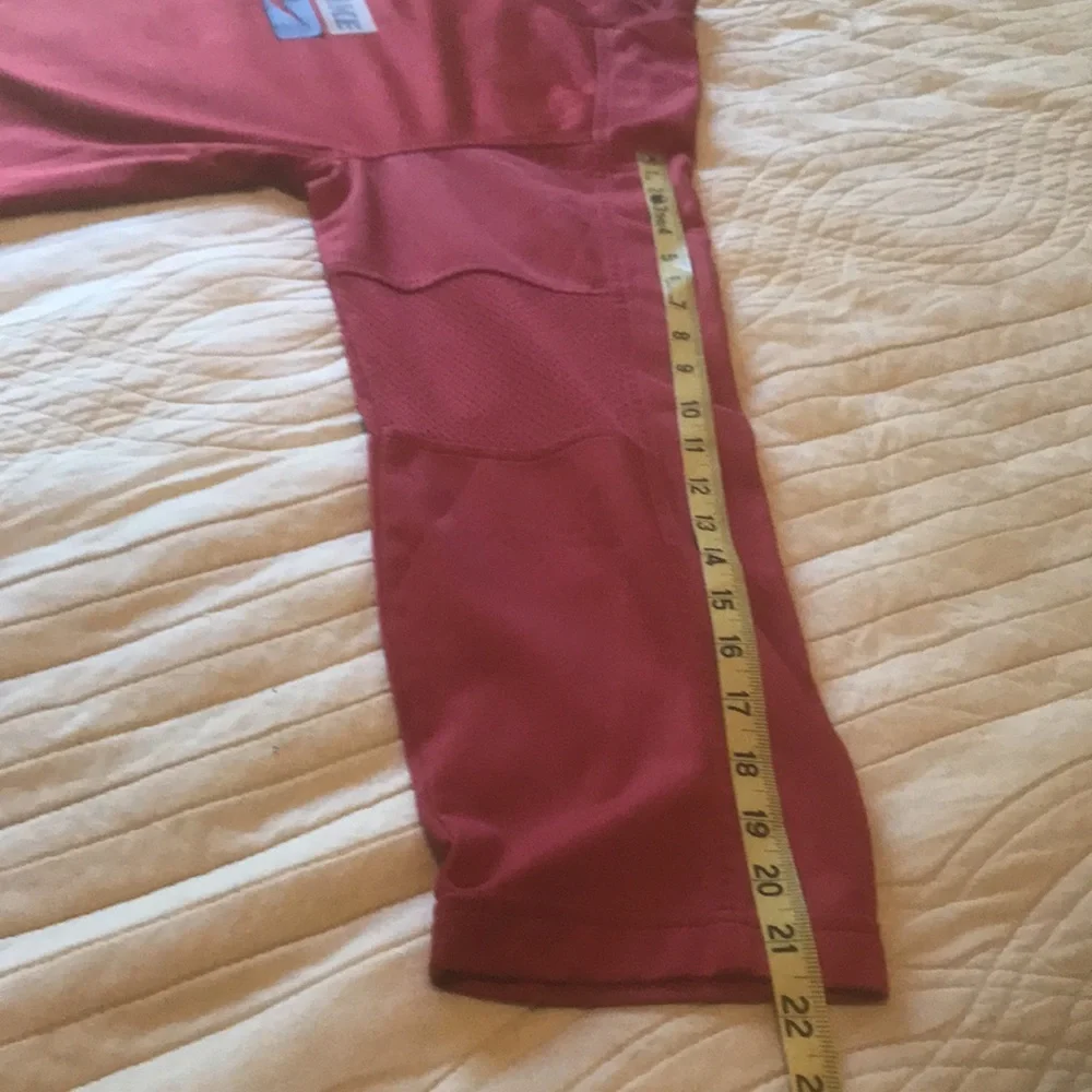 Youth Nike Red Long Sleeve Shirt Size XL (18-20)